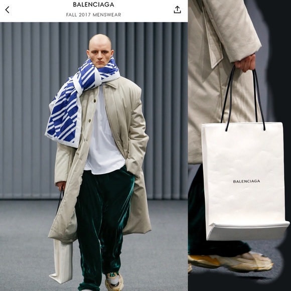 🚨3 DAY SALE 25% OFF‼️ 
Balenciaga Large leather Shopping Bag! 2019 runway piece. - Picture 10 of 13